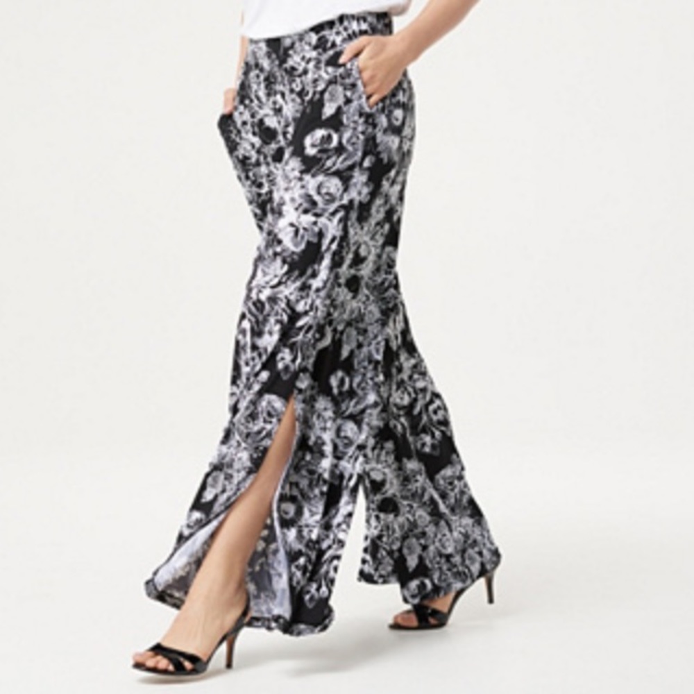 G.I.L.I Jetsetter Side Slit Pants